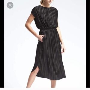 Banana Republic Small Tall ST Elegant Black Pleated Dress midi elastic waist RP